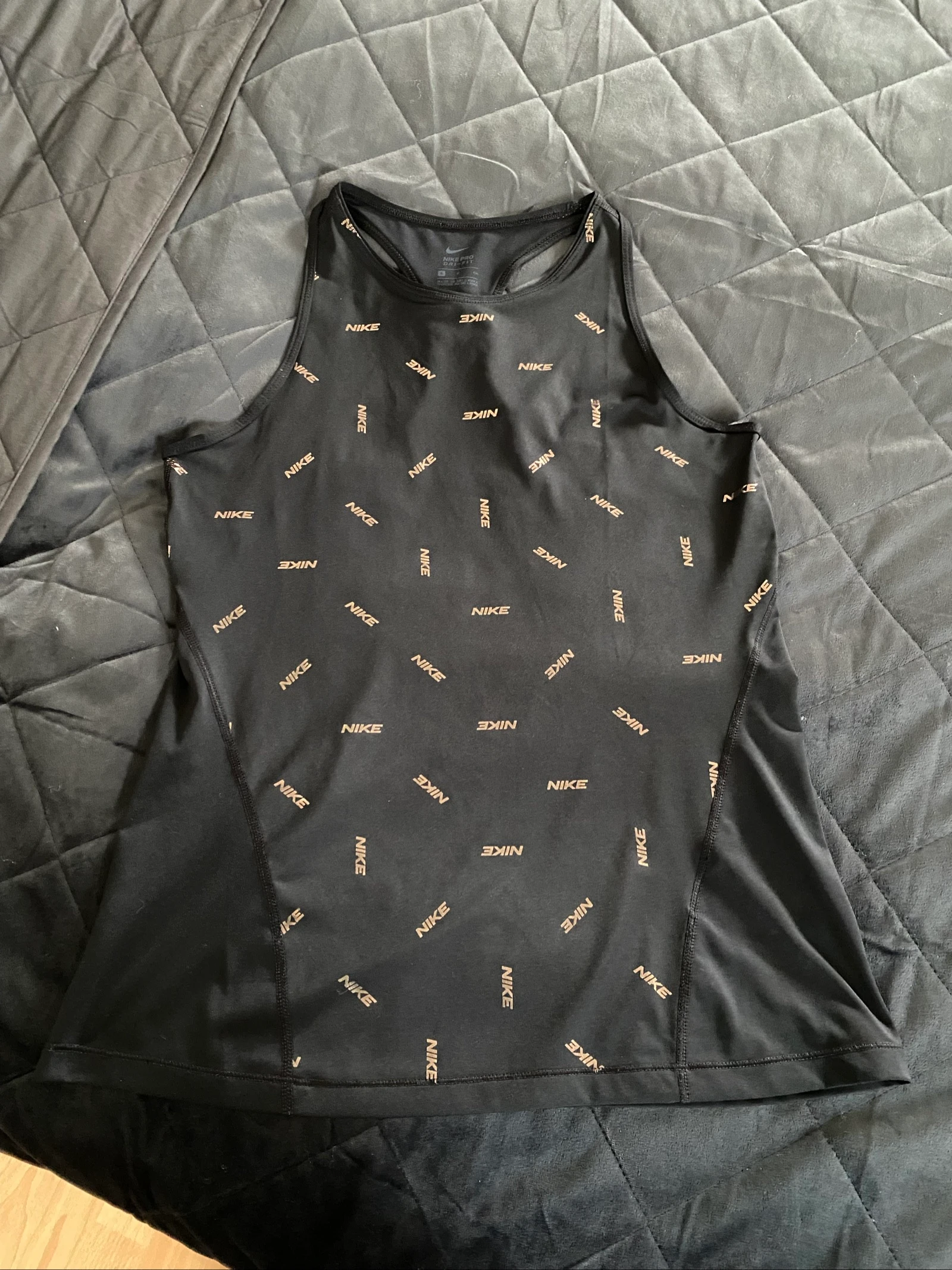 Haut de sport nike taille s